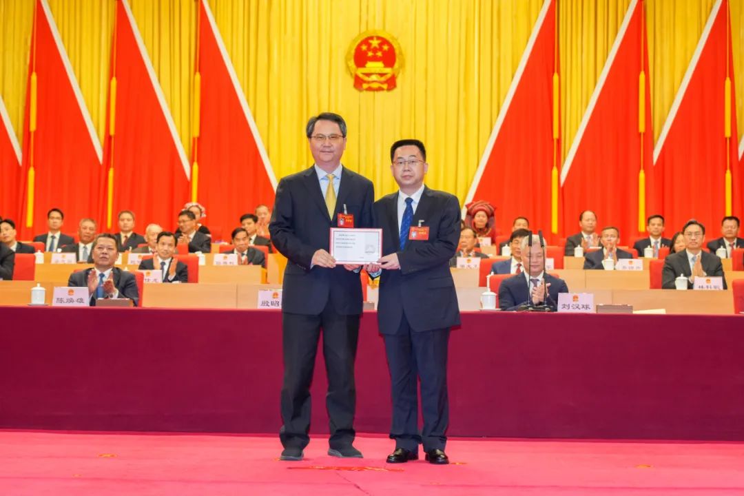 陳金鑾當(dāng)選清遠市人民政府市長